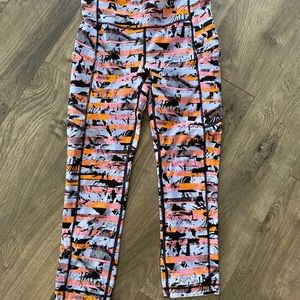 lululemon leggings multicolor size 4 with pockets ankle length